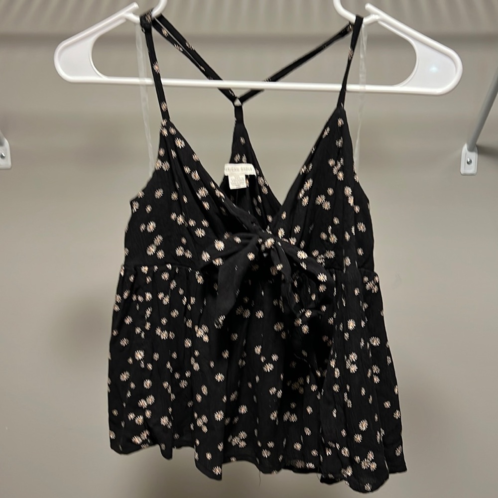 NWT * American Eagle Black Daisy Print Adjustable Strap Top in Size XXS